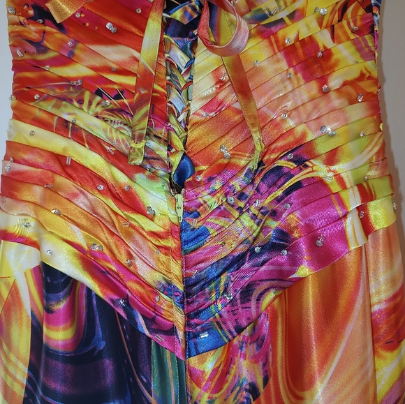 Multi color gown - Picture 5 of 11